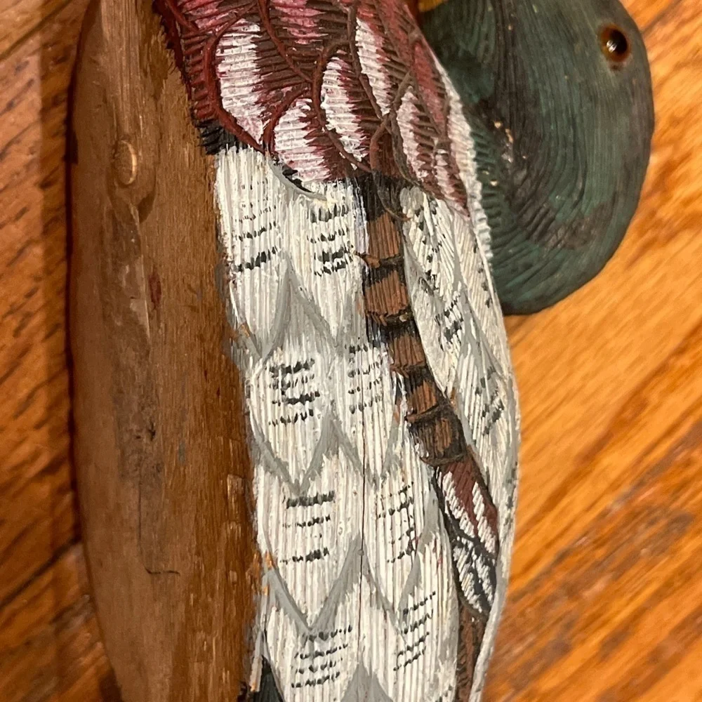 unbranded wood carved